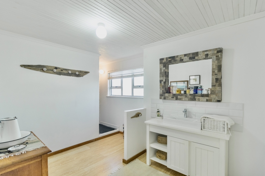 6 Bedroom Property for Sale in Yzerfontein Western Cape